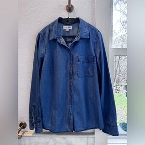 Old Navy Classic Fit Chambray Denim Button Down Shirt Med Wash Lightweight Women